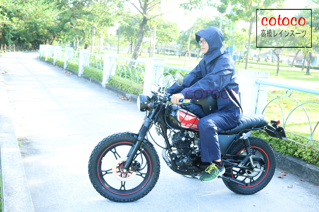 Áo mưa bộ CoToCo - Sản phẩm đi mưa cao cấp, phù hợp khi đi xe máy, hoạt động và làm việc ngoài trời.